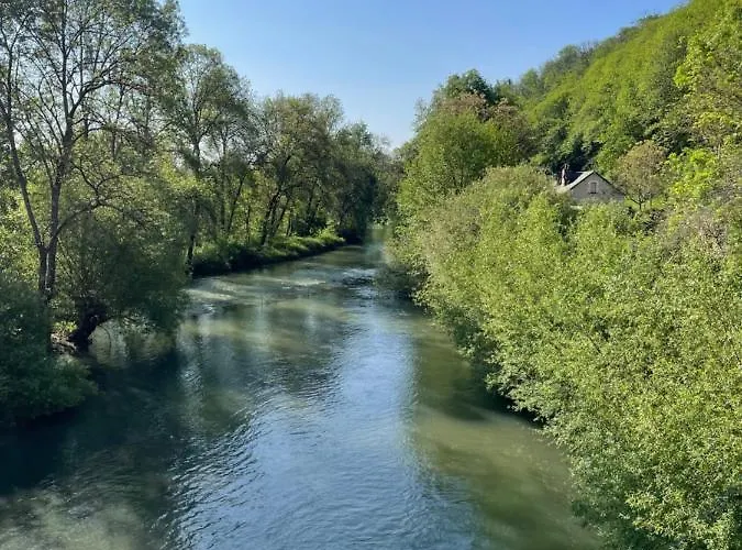 Le Moulin De Cherré Bleu Hébergement de vacances Aubigné-Racan